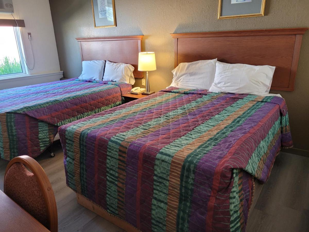 Canadiana Motel Съдбъри Екстериор снимка